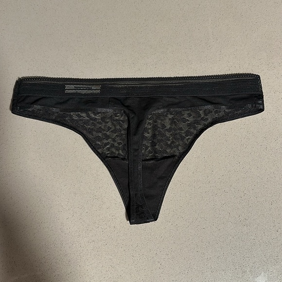 NWT Secret Treasures Leo Jacquard Thong Black Leopard Print size M Medium - Picture 5 of 5